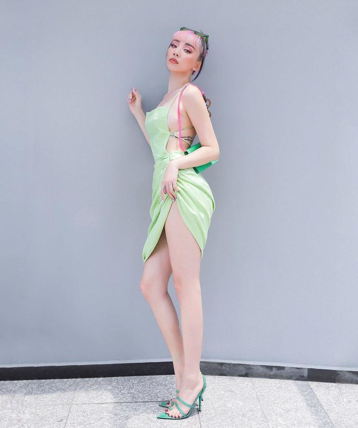 Ai diện váy áo rút dây kém sang chứ Ngọc Trinh, Tóc Tiên sexy có thừa