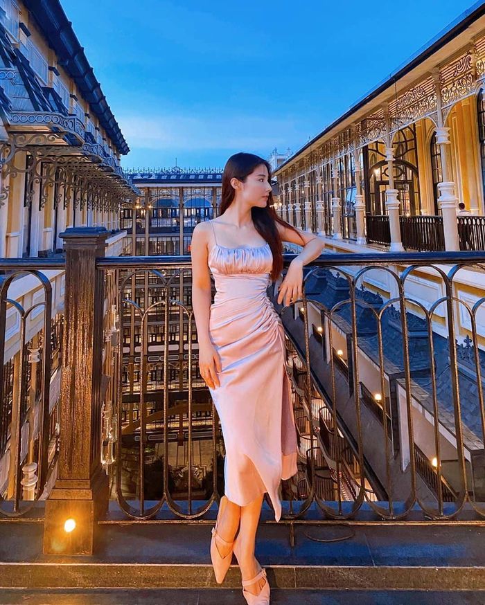 Ai diện váy áo rút dây kém sang chứ Ngọc Trinh, Tóc Tiên sexy có thừa