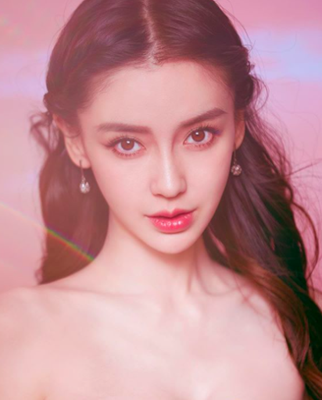 AngelaBaby giảm 90% tiền cát xê cũng không ai dám mời