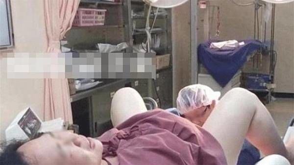 Anh chồng ghi lại khoảnh khắc vợ vượt cạn, CĐM xem mà cay khóe mắt