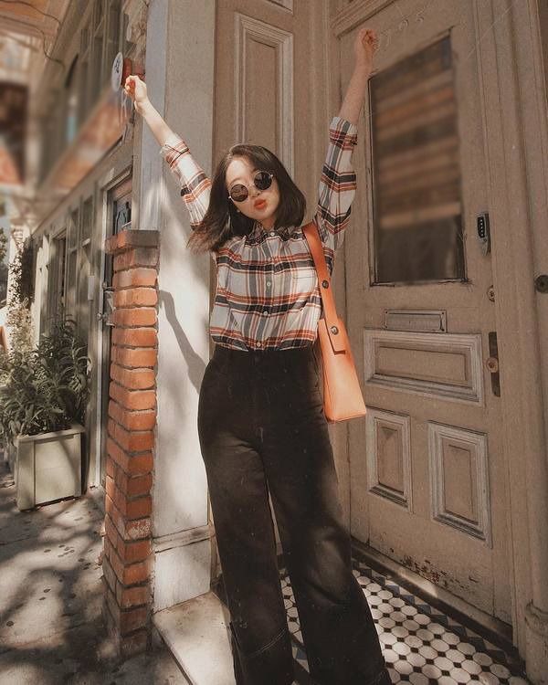 4 kiểu sơ mi nâng tầm style công sở: Tham khảo sơ mi họa tiết hoa