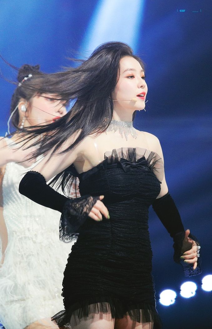 Nữ thần Kpop sở hữu tóc tiên quyến rũ: Arin tóc đen, Rosé nhuộm vàng