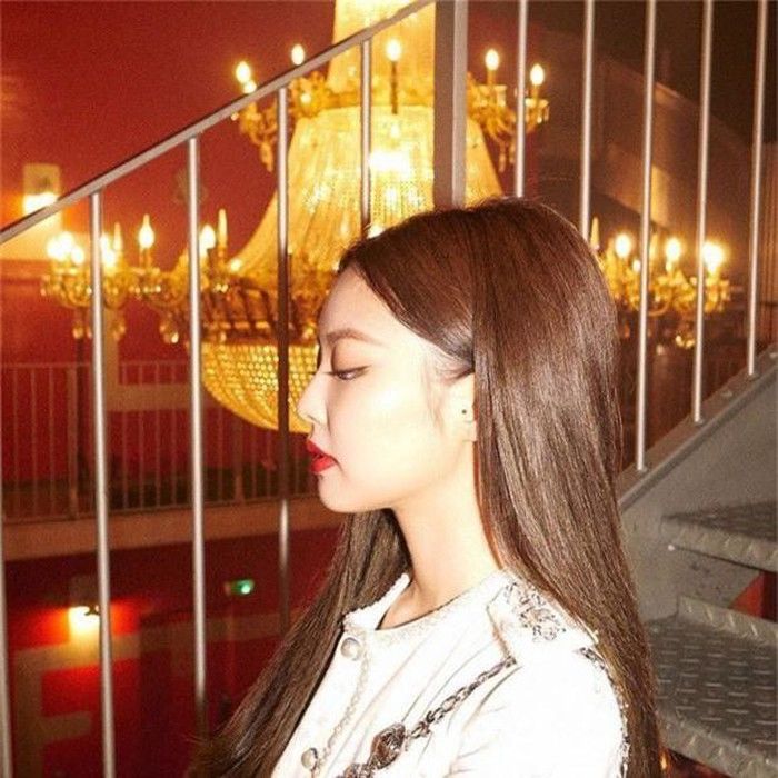 Idol nữ có góc nghiêng kém xinh nhất Kpop: Jennie, Nayeon bị gọi tên