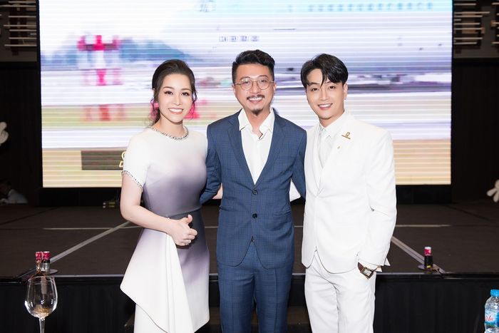 Trước khi có tin hẹn hò, Nhật Kim Anh và TiTi luôn lên đồ đồng điệu
