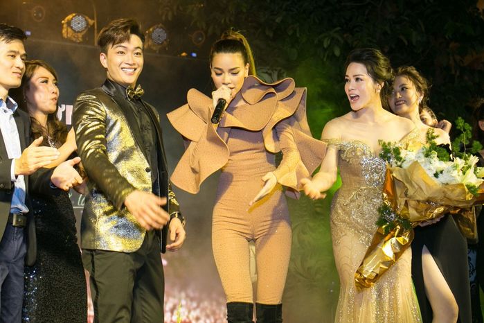 Trước khi có tin hẹn hò, Nhật Kim Anh và TiTi luôn lên đồ đồng điệu