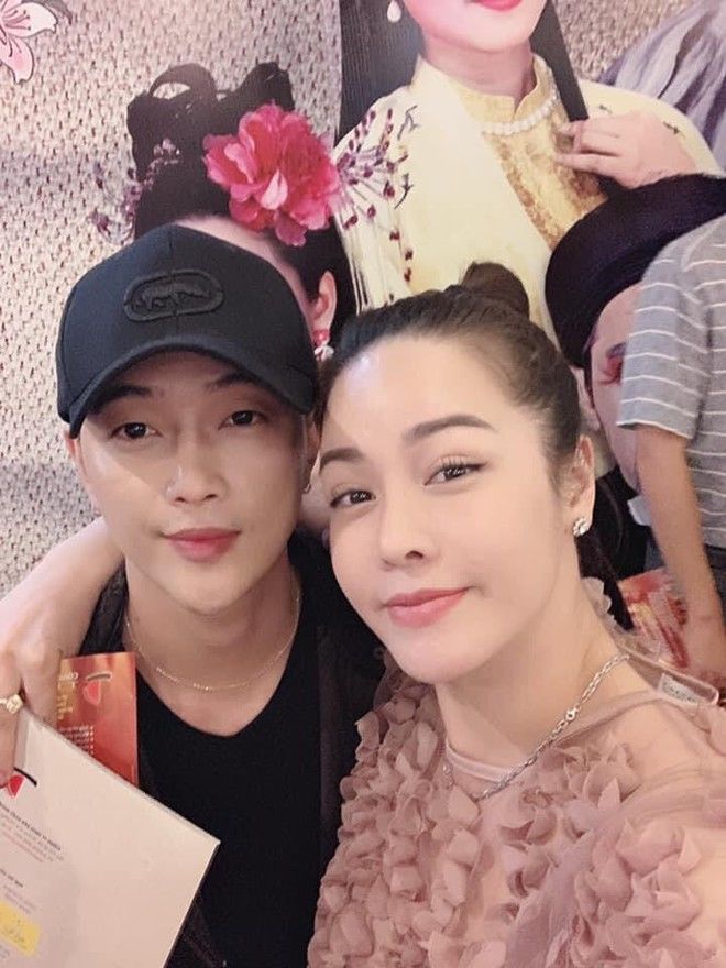 Trước khi có tin hẹn hò, Nhật Kim Anh và TiTi luôn lên đồ đồng điệu