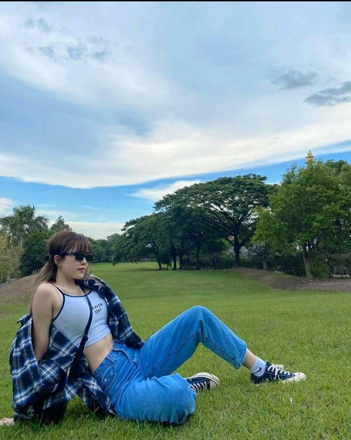 Thiều Bảo Trâm biến hóa đa dạng với quần jeans cực chất