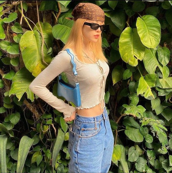 Thiều Bảo Trâm biến hóa đa dạng với quần jeans cực chất