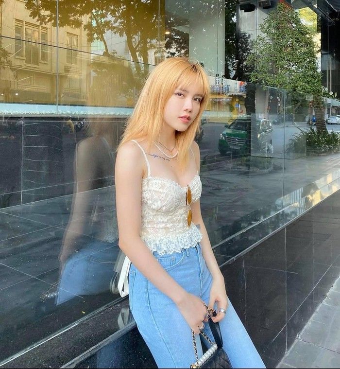 Thiều Bảo Trâm biến hóa đa dạng với quần jeans cực chất