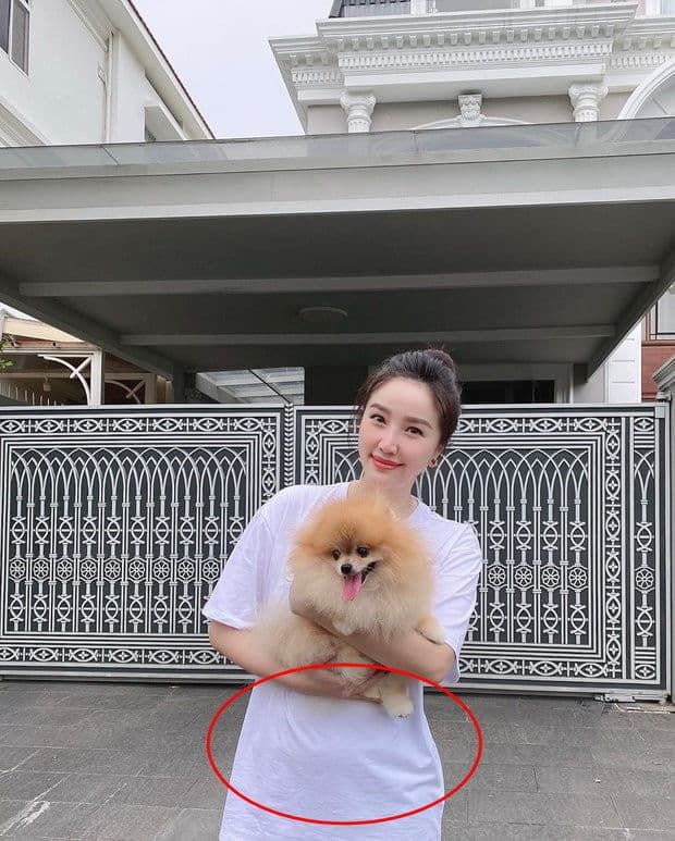 Bảo Thy khoe eo con kiến đáp trả tin bầu bí