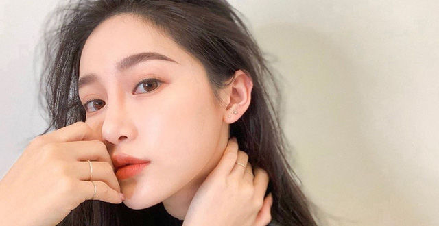 Tip trang điểm mắt 1 mí trở nên to tròn, long lanh: Dùng chì trắng