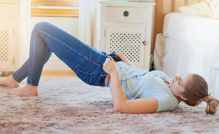 Để cô bé khỏe mạnh, thơm tho: Dùng “áo mưa”, không dọn “cỏ” liên tục