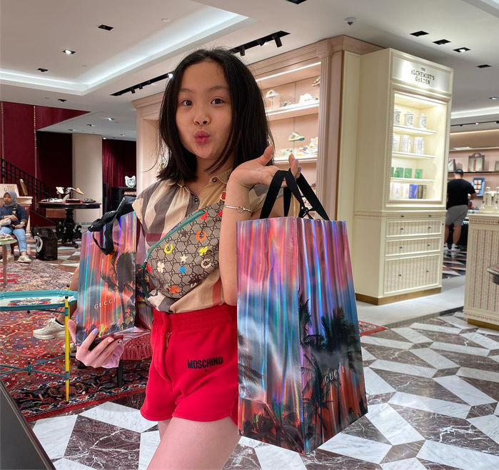Cuộc sống sành điệu, đủ đầy của con riêng Phượng Chanel - Ngọc Ngoan