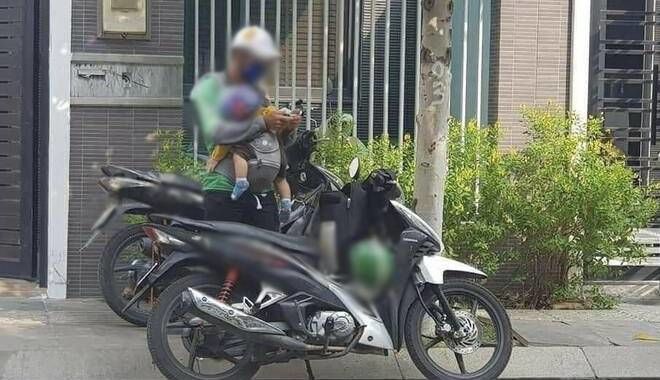 Các ông bố đảm đang vừa bế con vừa làm việc khiến CĐM ngưỡng mộ