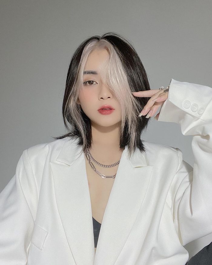Kiểu tóc đang nhuộm thì hết thuốc của Jennie tạo trend khắp Châu Á