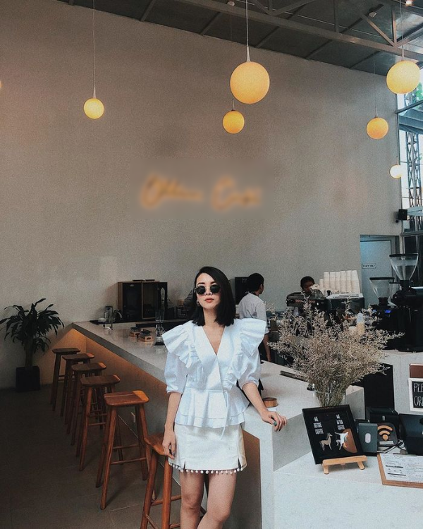 Sao Việt ồ ạt lăng-xê phong cách white on white: Tóc Tiên khí chất