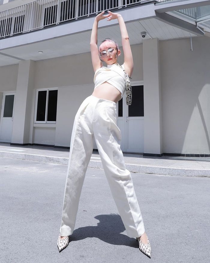 Sao Việt ồ ạt lăng-xê phong cách white on white: Tóc Tiên khí chất