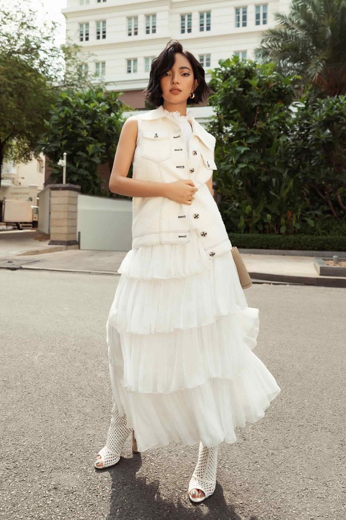 Sao Việt ồ ạt lăng-xê phong cách white on white: Tóc Tiên khí chất