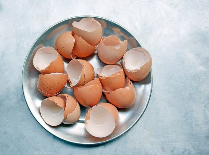 Cải thiện da lão hóa, giảm mụn bằng vỏ trứng: Trộn với chanh, mật ong