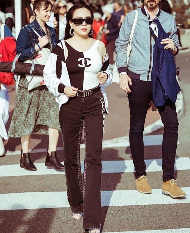 Chọn sai trang phục, Phượng Chanel lộ bụng lùm lùm