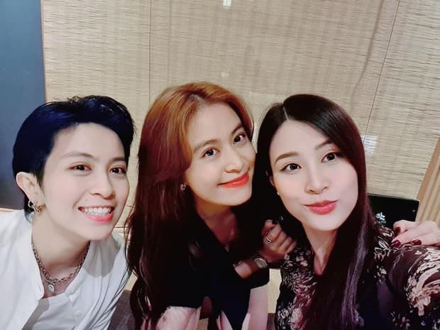 Chưa chào đời, con gái Đông Nhi đã là cháu cưng của Vbiz