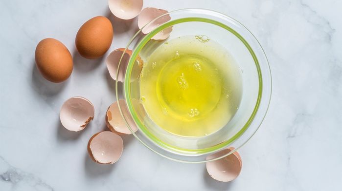 Chữa cháy nắng đơn giản nhờ những món có sẵn trong nhà: sữa, cà chua
