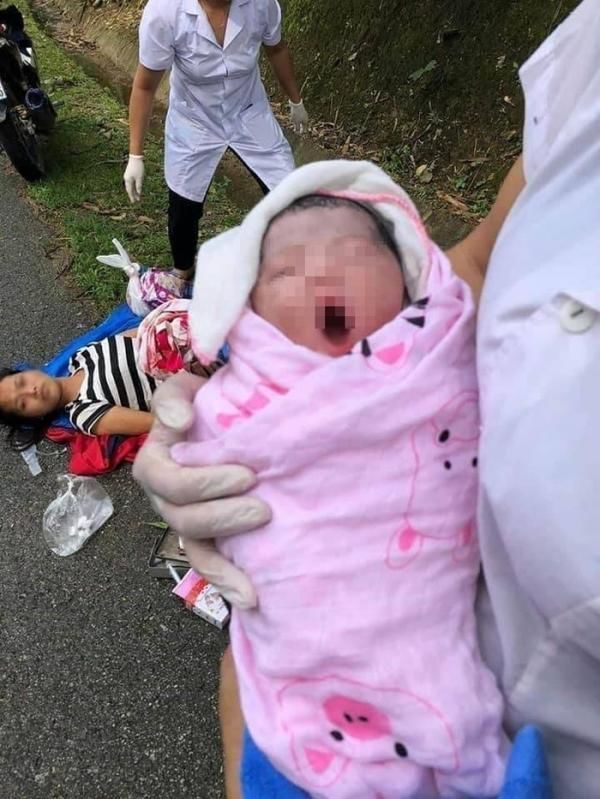 Bà mẹ trẻ đẻ rơi trên đường đi khám thai, ai đi ngang cũng chúc phúc
