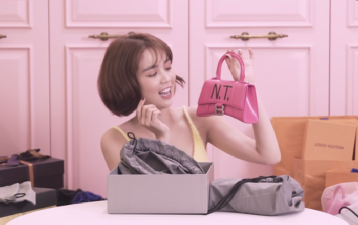 Có cả núi phụ kiện, Ngọc Trinh thừa nhận chỉ có 30% là đồ hiệu