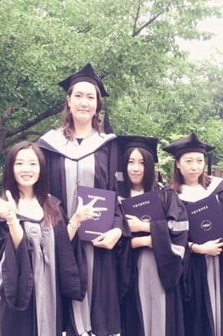 Cô gái có đôi chân dài 1,34m siêu nuột nà, là đại diện hãng legging