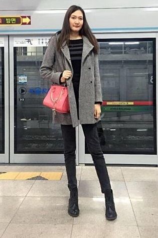 Cô gái có đôi chân dài 1,34m siêu nuột nà, là đại diện hãng legging