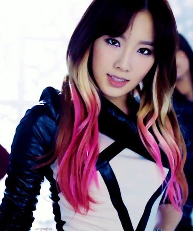 Idol Hàn nhuộm tóc đen-hồng: Jennie đẹp tựa nữ thần, Irene xuống sắc