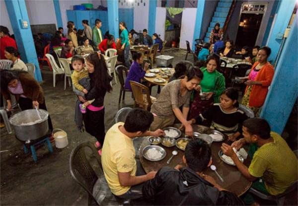 Bên trong căn nhà 100 phòng của cụ ông U90, 39 vợ, hàng trăm con cháu