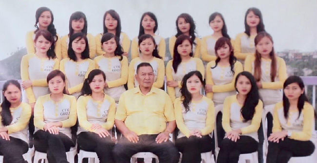 Bên trong căn nhà 100 phòng của cụ ông U90, 39 vợ, hàng trăm con cháu