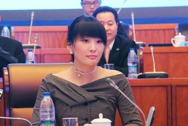 Ái nữ tỷ phú tài sản tỷ đô, bố phải treo thưởng khủng cho ai tán đổ