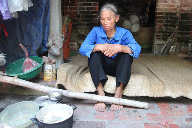 Cuộc sống nghèo khó của hai chị em bị lãng quên ở Hà Nội