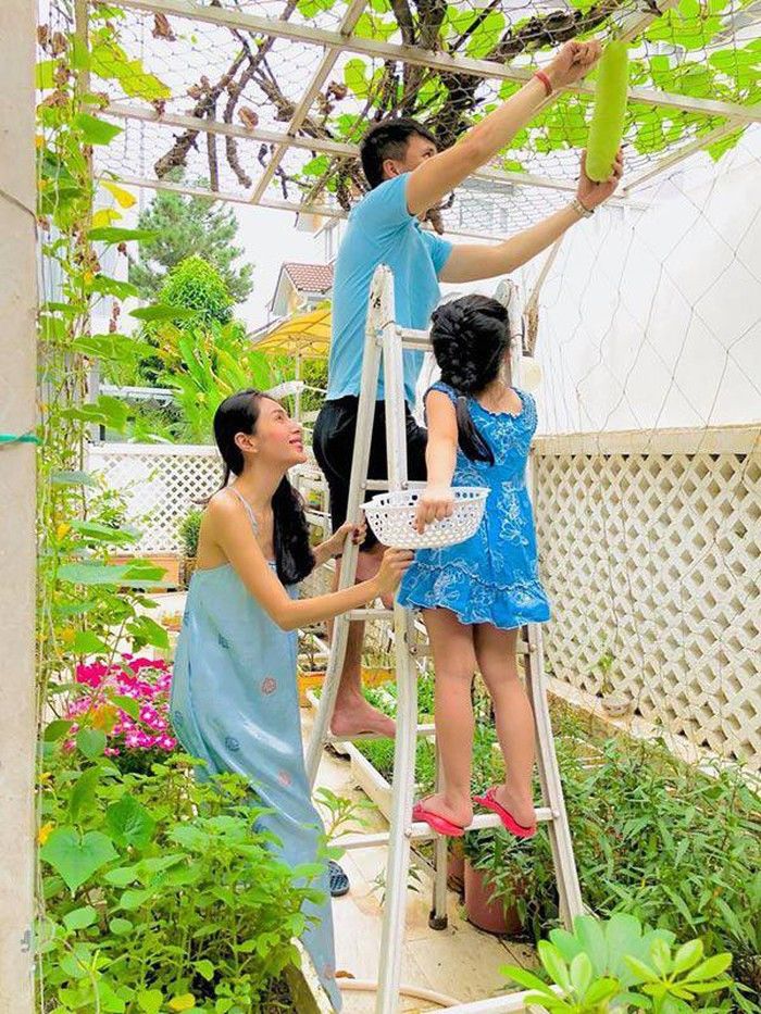 Hà Hồ, Thuỷ Tiên, Hari Won: tìm thấy bình yên nhờ yêu đúng người