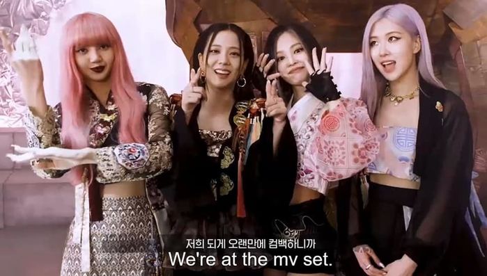 BLACKPINK gây tranh cãi khi mặc hanbok hở hang, lai tạp quá tay