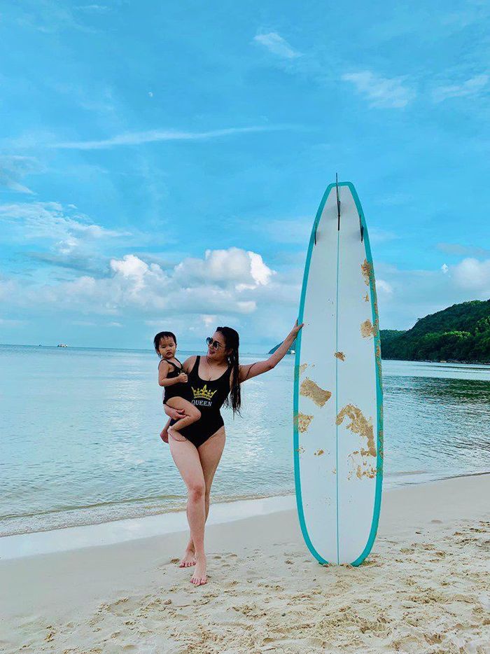 Đọ body 3 nàng hậu lấy chồng đại gia: Á hậu Tú Anh dáng vẫn đẹp mê ly