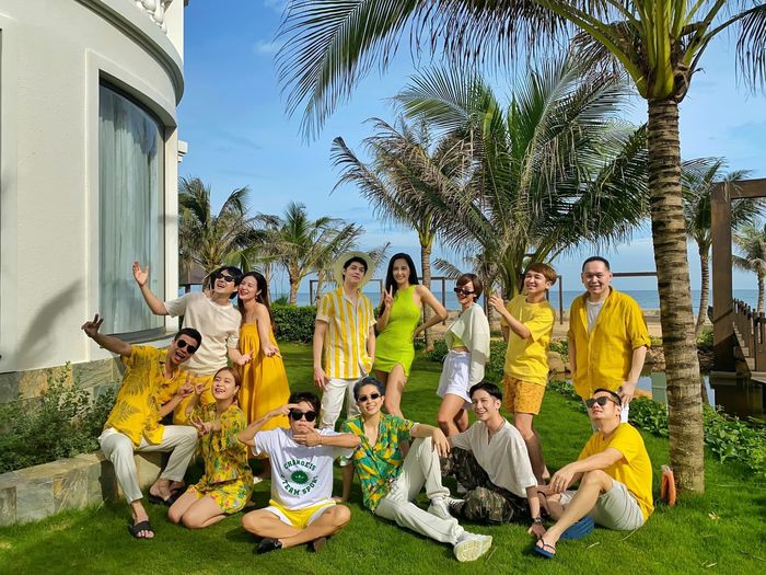Dress code hội bạn thân Vbiz: Hội của Gil Lê chất lừ