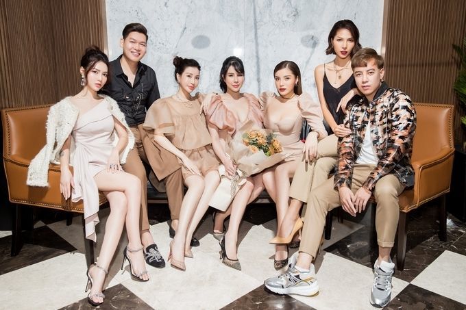 Dress code hội bạn thân Vbiz: Hội của Gil Lê chất lừ