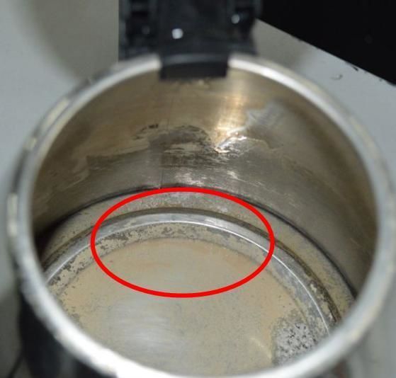 Cảnh báo: Ấm siêu tốc tiện lợi nhưng cũng dễ gây cháy nổ nếu bất cẩn