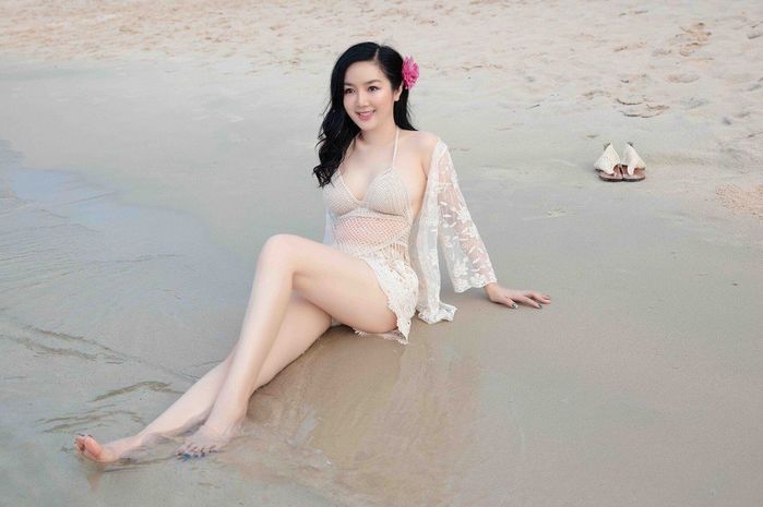 “Đụng hàng” dây chuyền 50 triệu: Phượng Chanel lép vế trước Giáng My