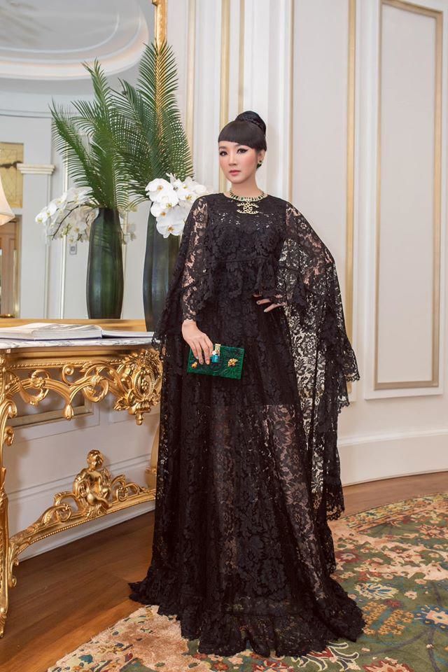 “Đụng hàng” dây chuyền 50 triệu: Phượng Chanel lép vế trước Giáng My