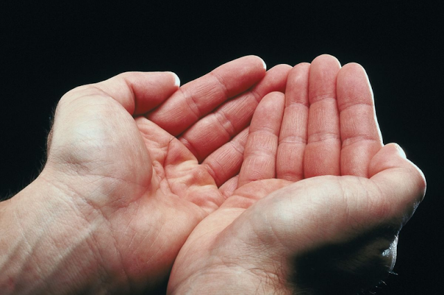 Dấu hiệu tay cho biết nguy cơ mắc bệnh của dạ dày: Lòng tay đỏ rát