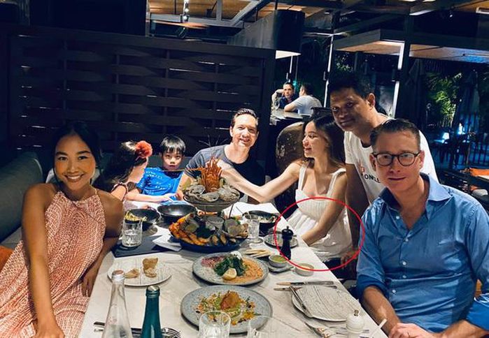 Hà Hồ cố giấu dáng, người thân thi nhau làm lộ vòng 2 của nữ hoàng