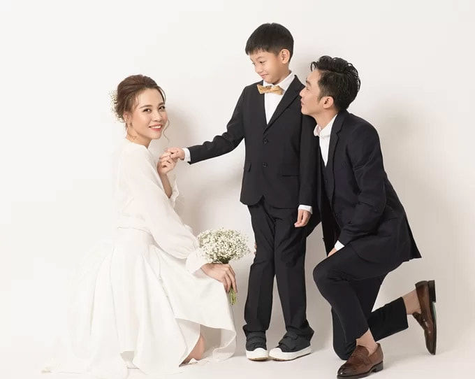 Hà Hồ và Đàm Trang khoe ảnh bầu bí cùng ngày nhưng thần thái đối lập