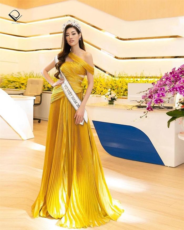 Hari Won đụng hàng 2 Hoa hậu: Bất lợi về chiều cao nhưng vẫn nổi bật