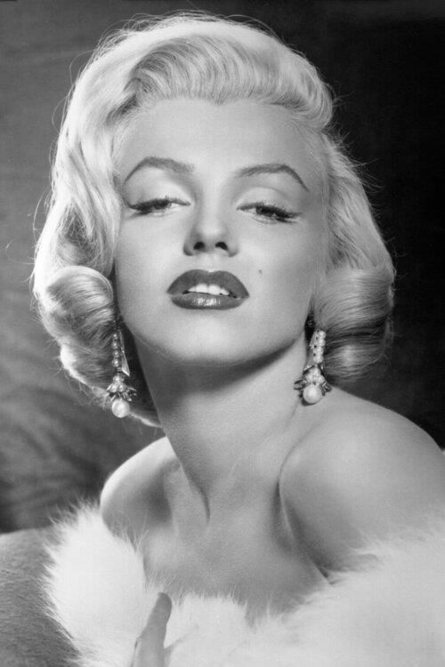 Làm đẹp như sao Hollywood xưa: Marilyn Monroe vẽ môi căng mọng
