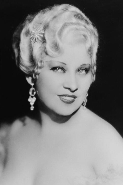 Làm đẹp như sao Hollywood xưa: Marilyn Monroe vẽ môi căng mọng