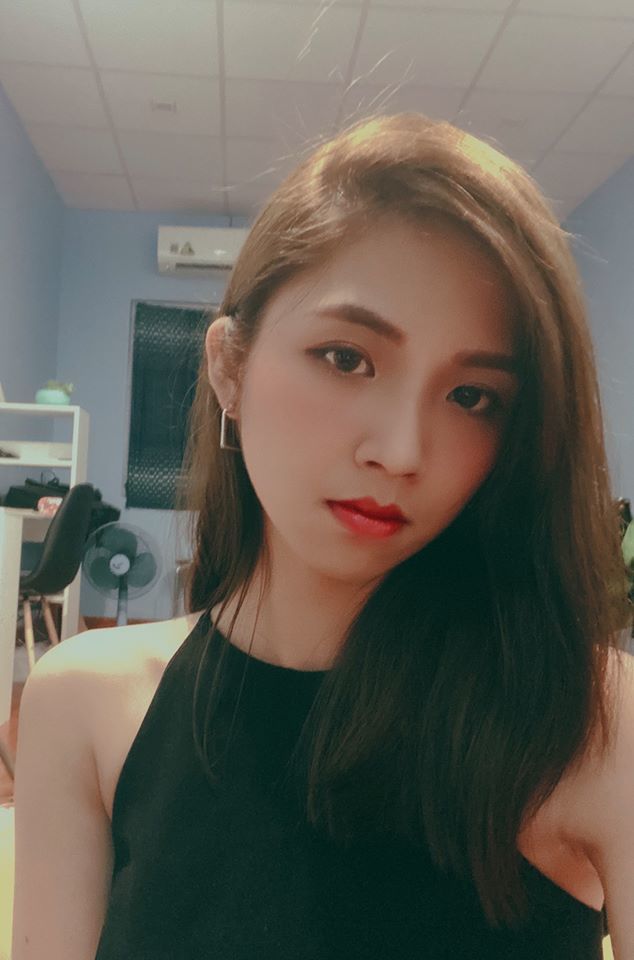 Hot girl ống nghiệm Lan Thy sau 4 năm du học lột xác xinh đẹp